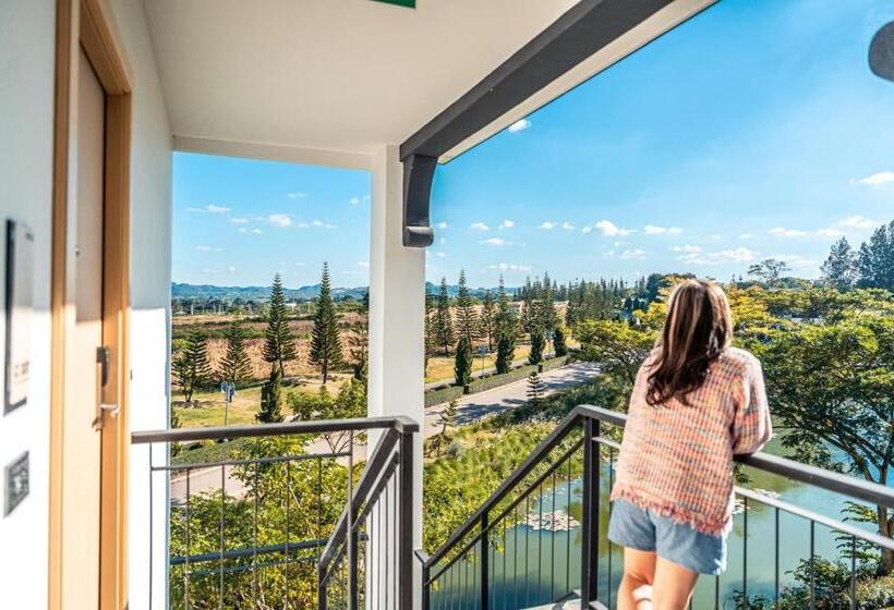 호텔 Bergh Apton Khao Yai