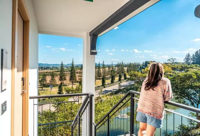 Hotelli Bergh Apton Khao Yai