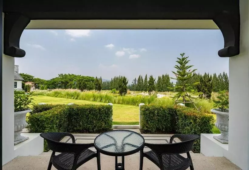 Hotelli Bergh Apton Khao Yai