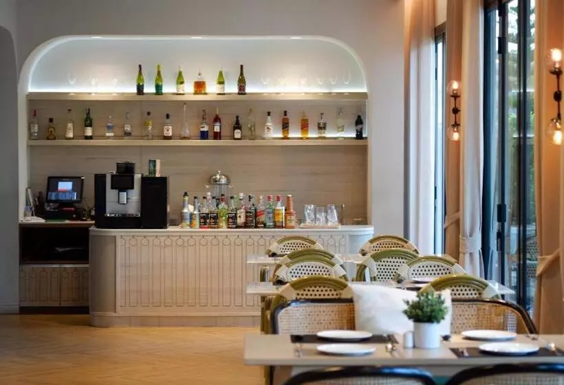 Hotelli Bergh Apton Khao Yai