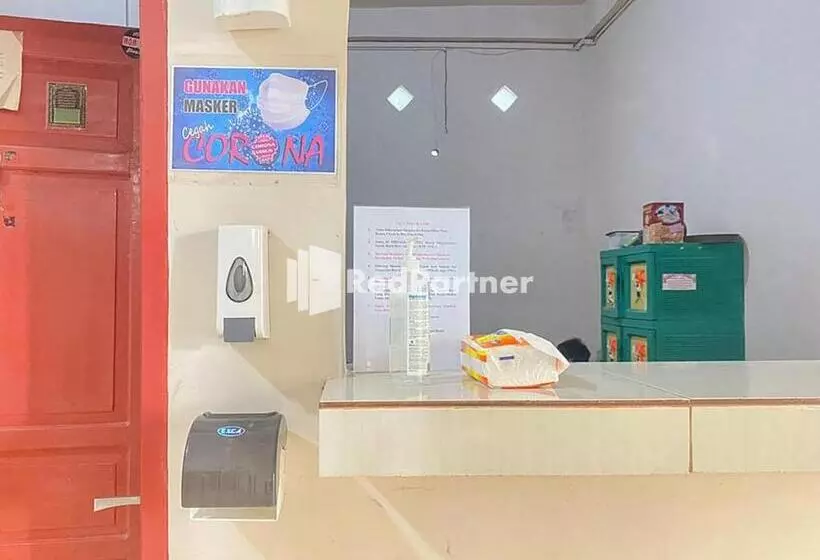 Hotelli Homestay Tirtasari Pinrang City Center Mitra Reddoorz