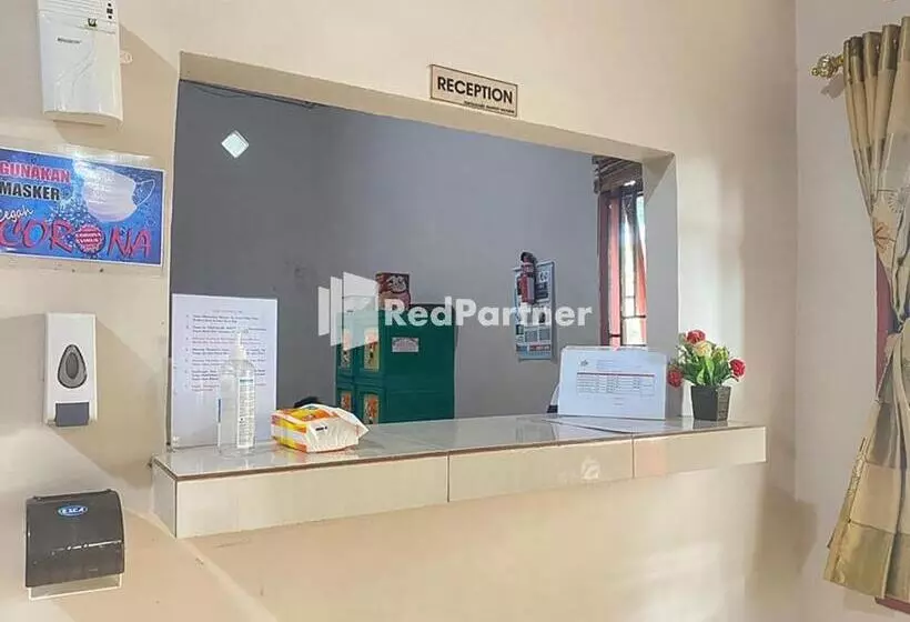 Hotelli Homestay Tirtasari Pinrang City Center Mitra Reddoorz