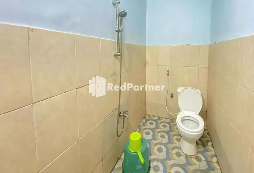 Hotelli Homestay Tirtasari Pinrang City Center Mitra Reddoorz