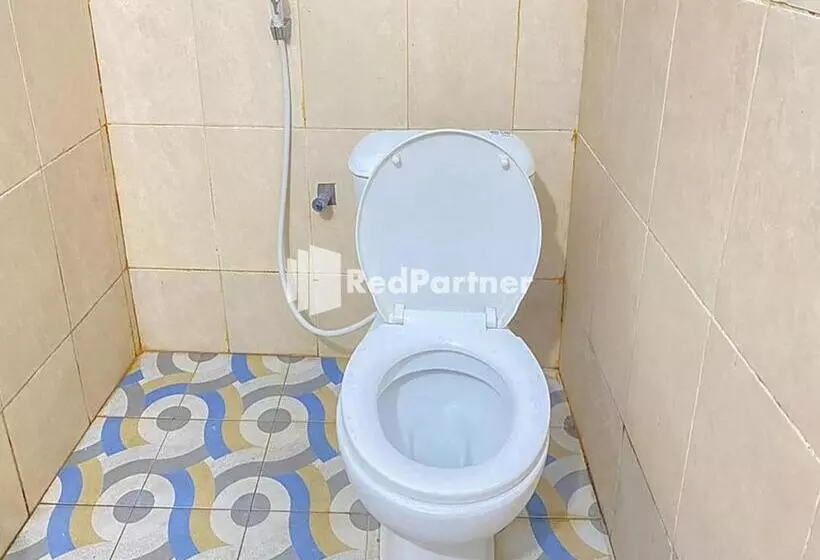 Hotelli Homestay Tirtasari Pinrang City Center Mitra Reddoorz