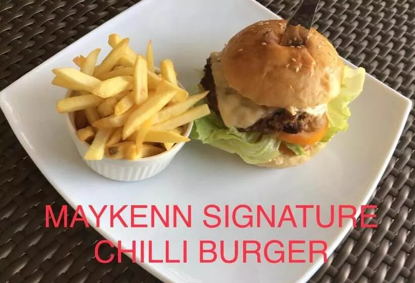 Hotelli Maykenn Beach