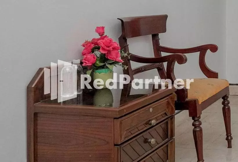 Hotelli Rajawali Guest House Mitra Reddoorz