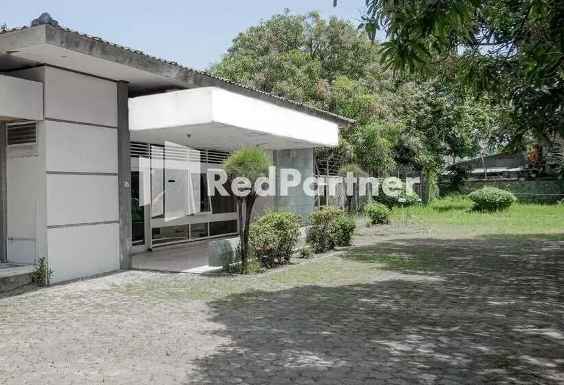 Hotelli Rajawali Guest House Mitra Reddoorz