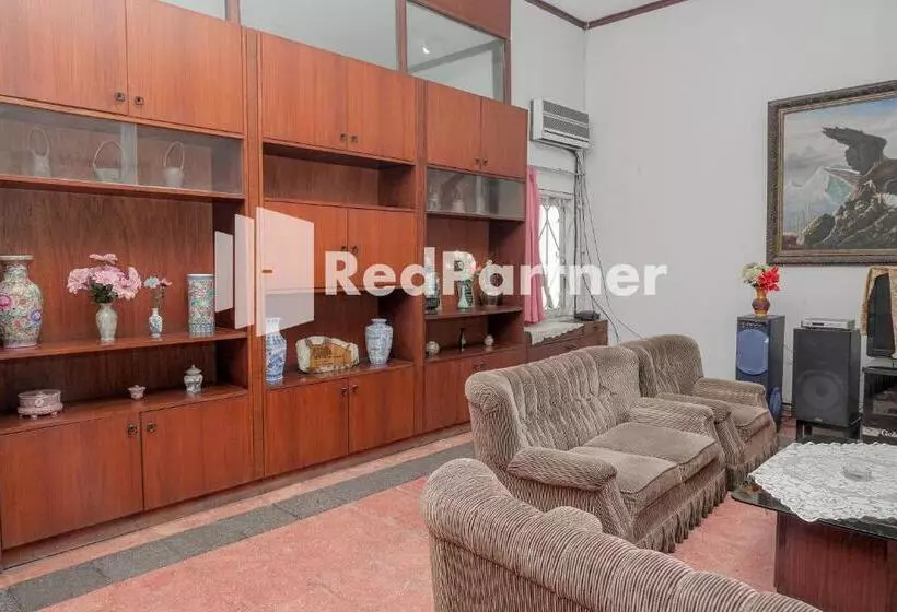 Hotelli Rajawali Guest House Mitra Reddoorz