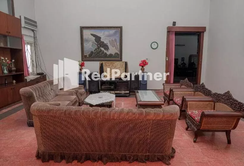 Hotelli Rajawali Guest House Mitra Reddoorz