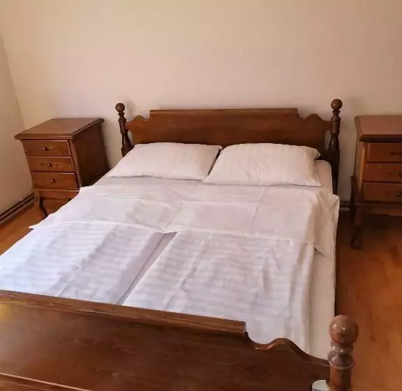 مُتل Apartmens Kenedy Lux