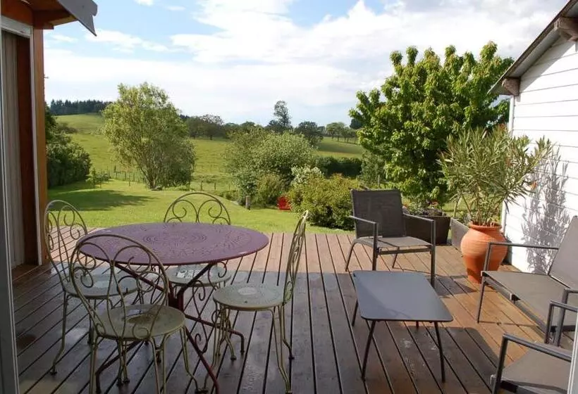 Majatalo B&b La Maison Des Collines Autour Chambres D Hôtes