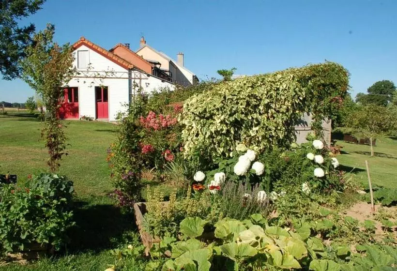 Majatalo B&b La Maison Des Collines Autour Chambres D Hôtes