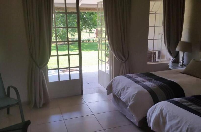 بنسيون Green Willows Guest House