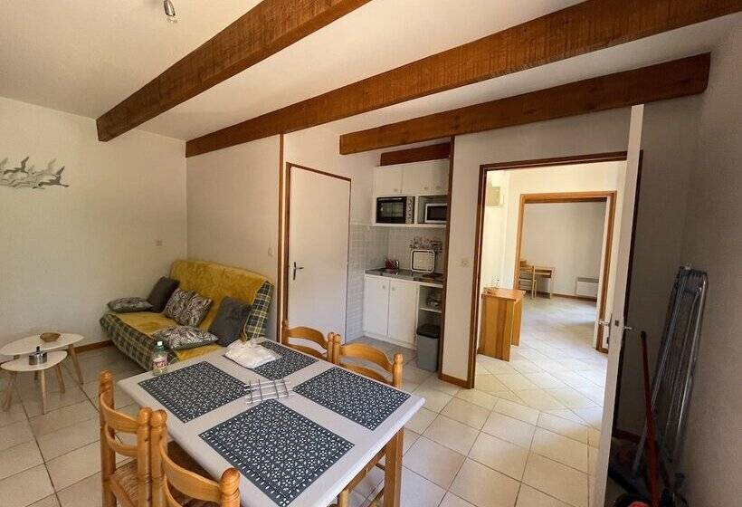 بنسيون Les Trois Cèdres