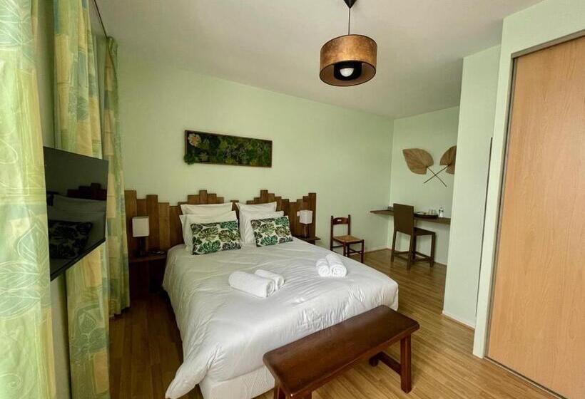 بنسيون Les Trois Cèdres