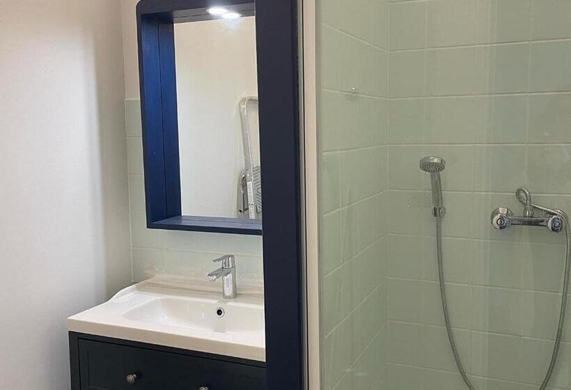 بنسيون Les Trois Cèdres