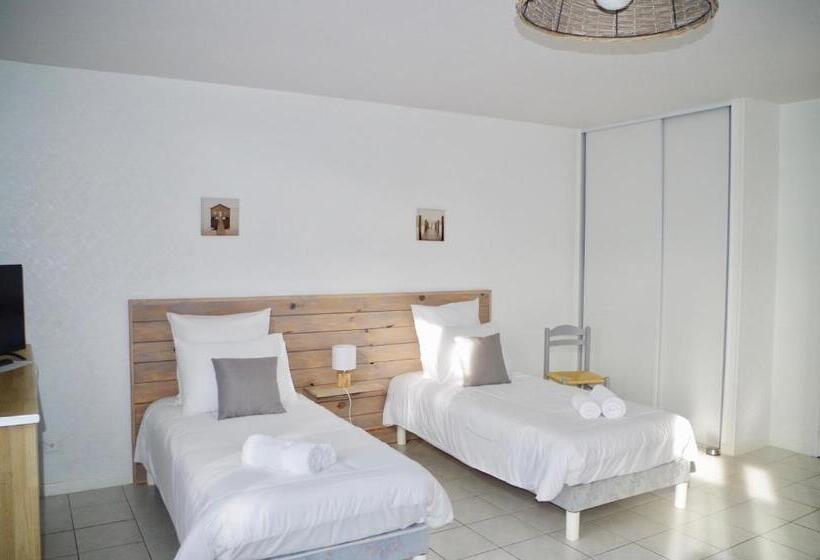 بنسيون Les Trois Cèdres