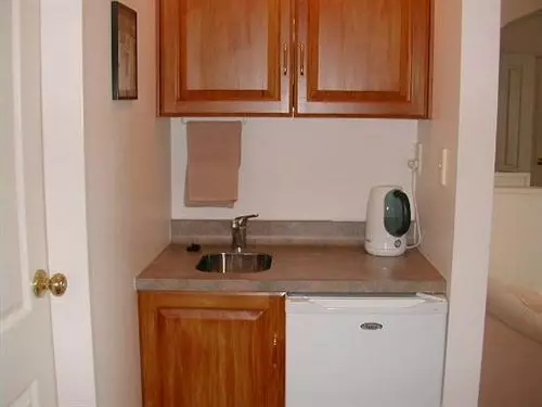 Crestwood Bed And Breakfast