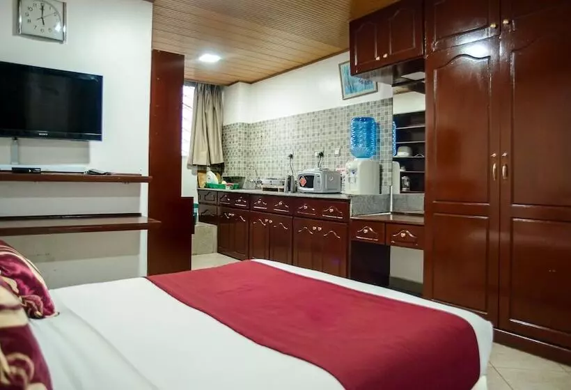 Diamond Plaza Apartments