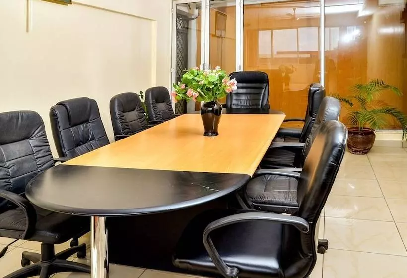 Diamond Plaza Apartments