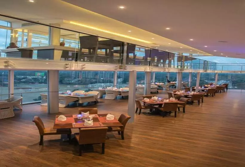 Diamond Plaza Apartments