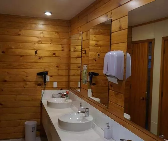 בית מלון כפרי Altamont Lodge