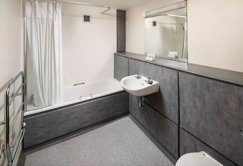 هتل Christ S College Cambridge