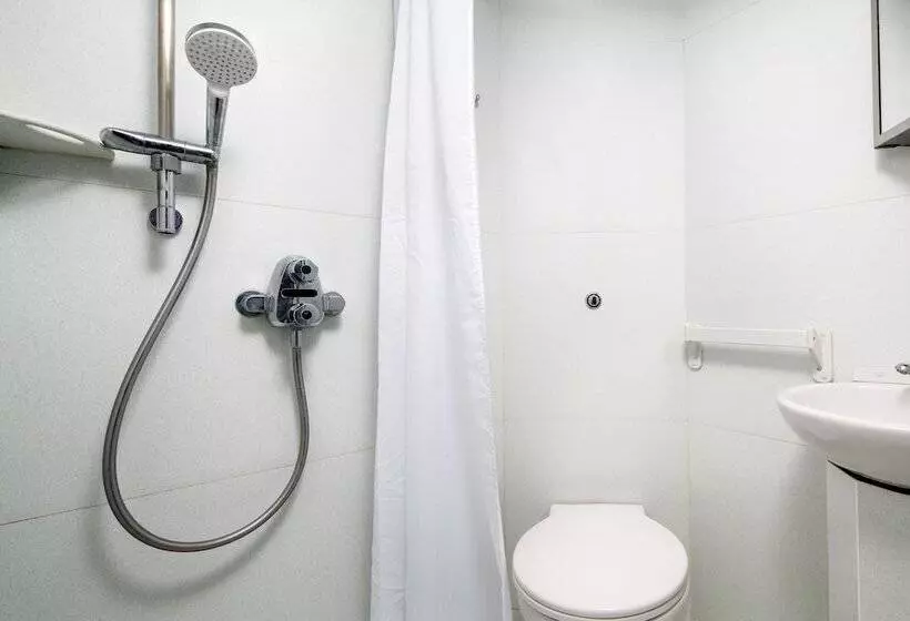 هتل Christ S College Cambridge