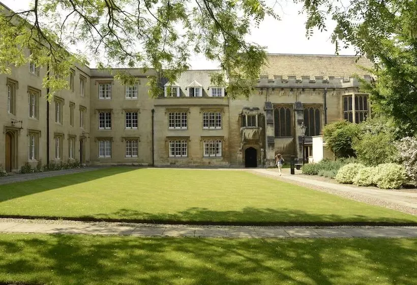 هتل Christ S College Cambridge
