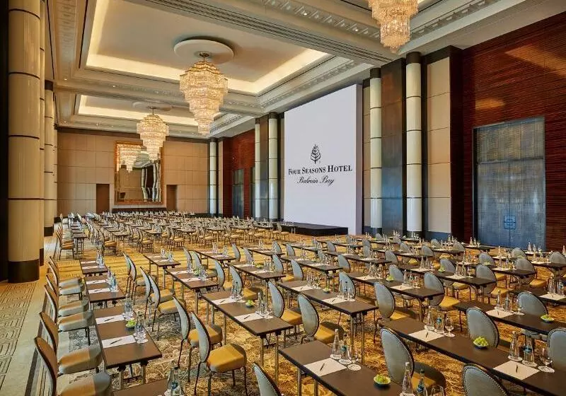 Four Seasons Hotel Bahrain Bay