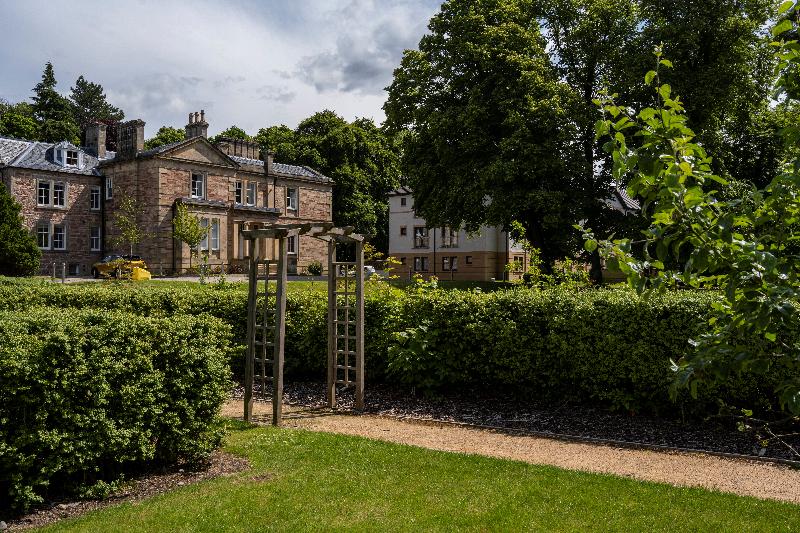 فندق Inverness City Suites