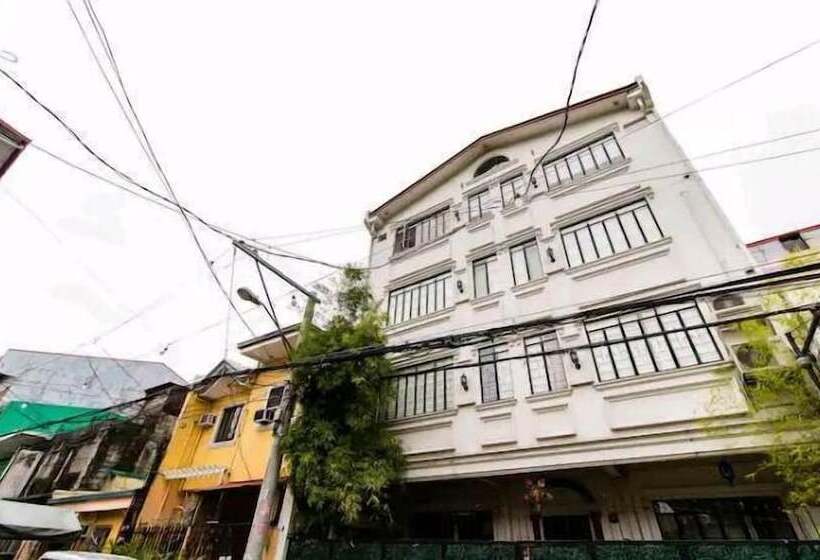 فندق Makati Riverside Inn