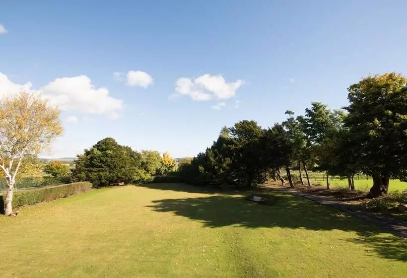 교외 호텔 Burythorpe House