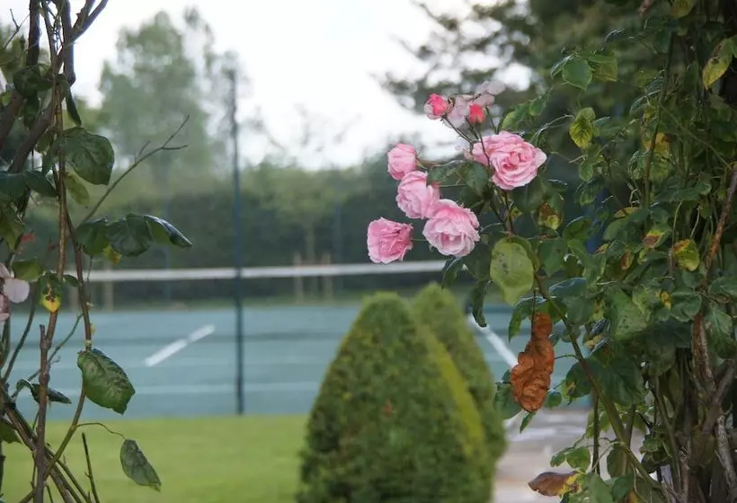 교외 호텔 Burythorpe House