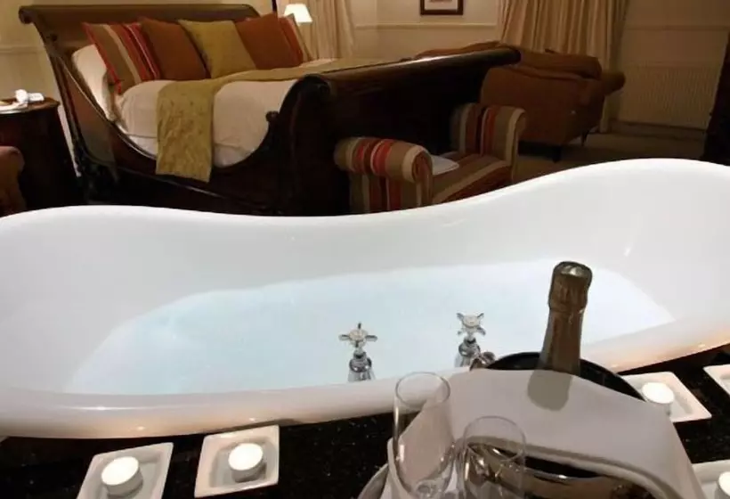 교외 호텔 Burythorpe House