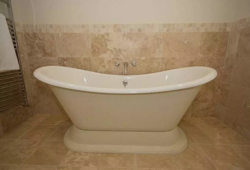 교외 호텔 Burythorpe House