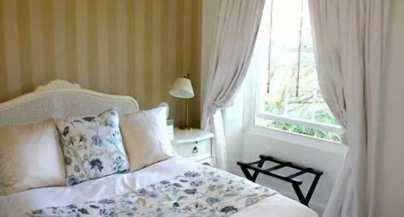 교외 호텔 Burythorpe House