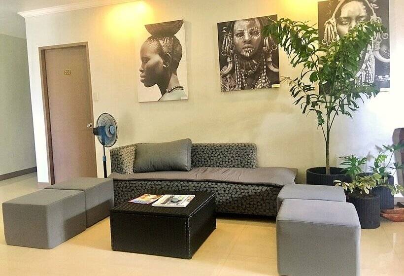 فندق Tiffany Laoag