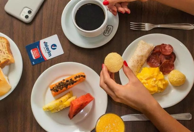 Hotel Valerim Itajai / Navegantes