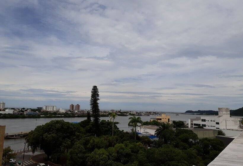 호텔 Valerim Itajai / Navegantes