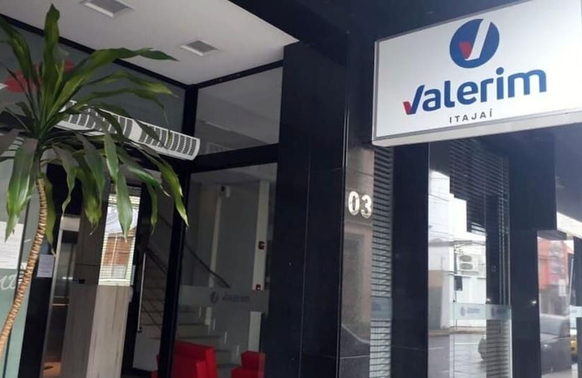 호텔 Valerim Itajai / Navegantes