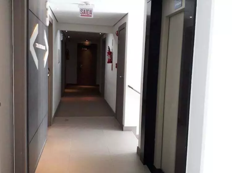 Hotel Valerim Itajai / Navegantes