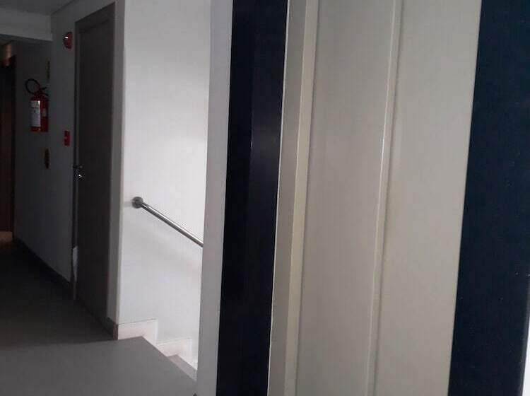 호텔 Valerim Itajai / Navegantes