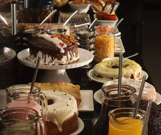 Hotel Valerim Itajai / Navegantes