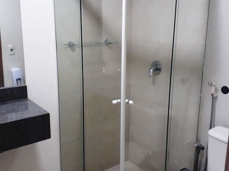 호텔 Valerim Itajai / Navegantes