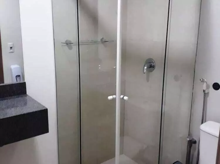 Hotel Valerim Itajai / Navegantes