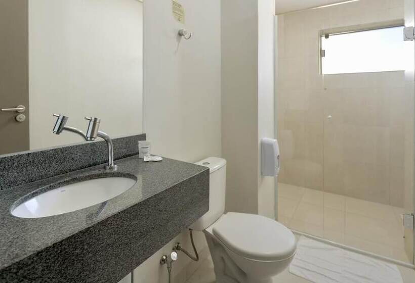 호텔 Valerim Itajai / Navegantes