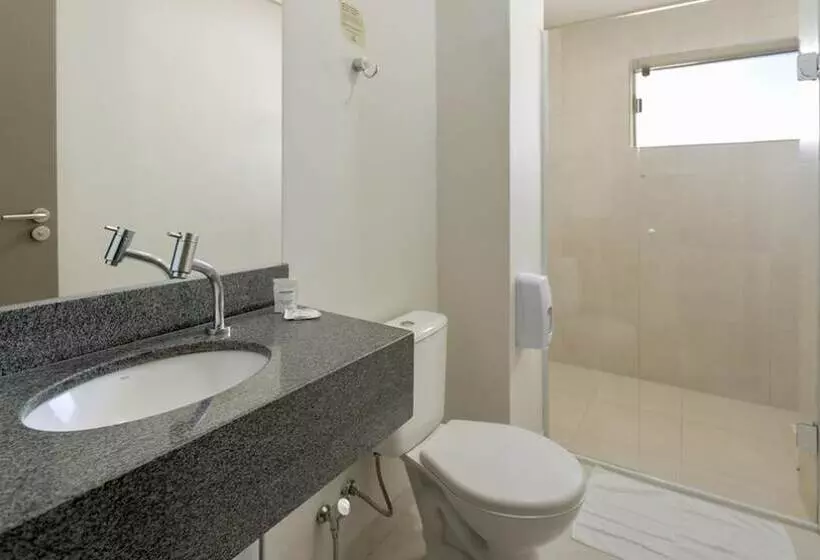 Hotel Valerim Itajai / Navegantes