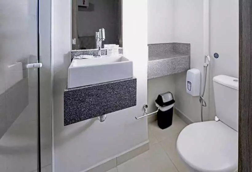 Hotel Valerim Itajai / Navegantes