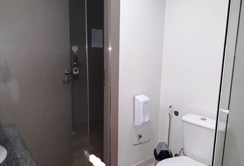 호텔 Valerim Itajai / Navegantes